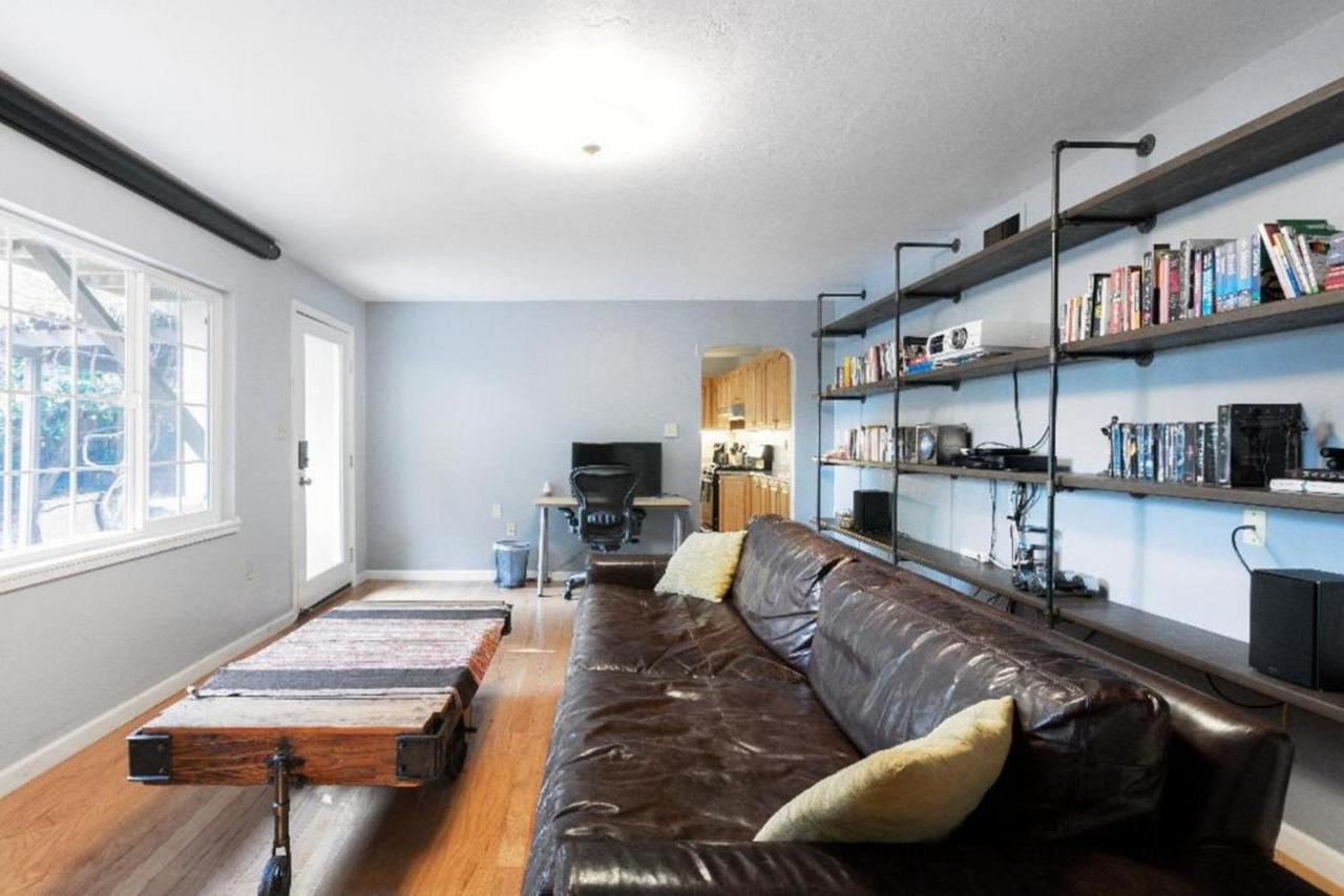 Large 1 Bedroom Apartment, Home Theater, Fireplace Berkeley Luaran gambar